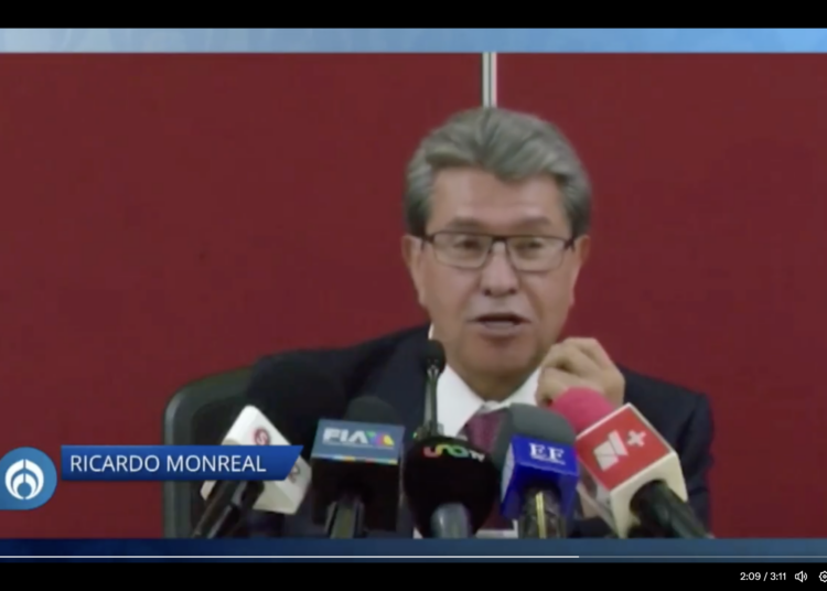 Cae en contradicciones Monreal y es exhibido en video sobre negociaciones de Ley Antinepotismo
